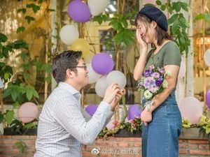 Gokil! Pria Ini Lamar Pacarnya dengan 25 iPhone X