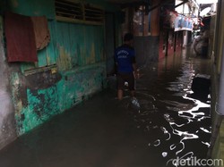 Tanggul Bocor, Rumah Warga RT 03 Luar Batang Kembali Tergenang