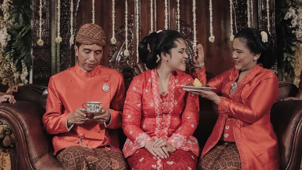 Makna di Balik Warna Baju Seragam Keluarga Jokowi di Pernikahan Kahiyang Ayu