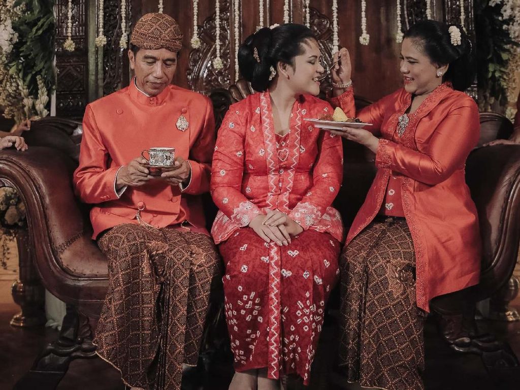 Makna di Balik Warna Baju Seragam Keluarga Jokowi di Pernikahan Kahiyang Ayu