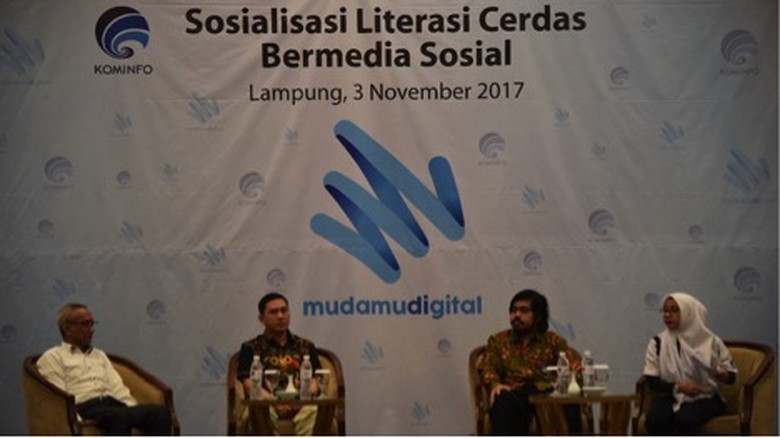 Cara Cerdas Mencegah Penyebaran Hoax di Media Sosial