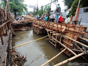 Perbaikan Jembatan di Pondok Cabe