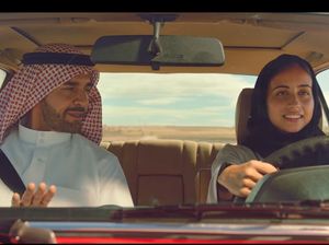 Iklan Coca Cola Jadi Kontroversi karena Tampilkan Hijabers Belajar Nyetir Iklan Coca Cola Jadi Kontroversi karena Tampilkan Hijabers Belajar Nyetir