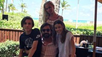 Pirlo bersama Valentina Baldini dan dua anak dari pernhikahan pertamanya.. (Instagram @andreapirlo21)