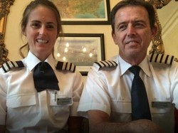 Cerita Haru Penerbangan Terakhir Ayah Bersama Putrinya Sebagai Pilot