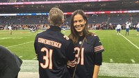 Bastian Schweinsteiger dan Ana Ivanovic. Meski masih tergolong pasangan baru, Schweinsteiger dan Ivanovic jadi pasangan seleb olahraga paling hits saat ini. Meski sudah tak lagi aktif di dunia olahraga profesional, pasangan ini terlihat sangat ideal. (Instagram @anaivanovic)