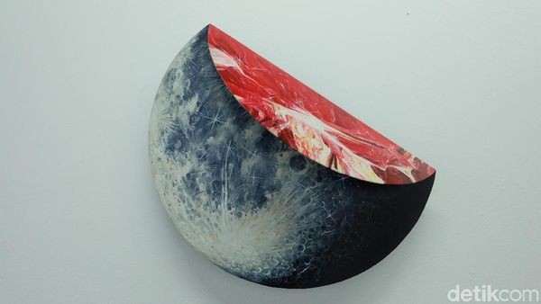 Apa Jadinya Seni Bercampur Astronomi? Intip Karya-karya Radhinal Indra