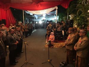 Bobby Tak Boleh Intip Kahiyang dan Hanya Minum Air Putih