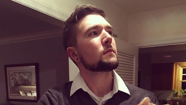 Foto: Pria Ganteng Ini Jadi Viral Karena Foto Sama Kucing