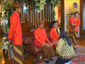 Momen Kahiyang Sungkem dan Jokowi Jualan Dawet