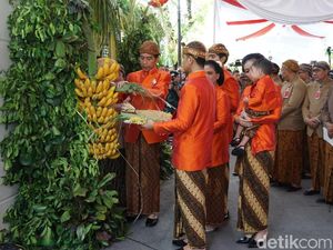 Ada Pisang Raja dan Tebu di Ritual Adat Pernikahan Kahiyang-Bobby, Ini Maknanya!