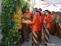 Ada Pisang Raja dan Tebu di Ritual Adat Pernikahan Kahiyang-Bobby, Ini Maknanya!