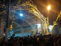 Hebohnya Relawan Jokowi Saat Datang ke Midodareni Kahiyang