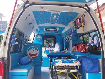 Potret Ambulans Unik Bertema Doraemon dan Minions