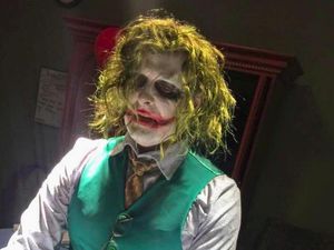 Dibantu Melahirkan oleh Joker Seperti Ibu Ini, Tertarik Bun?