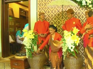 Makna Dibalik Jokowi dan Iriana Jualan Dawet hingga Manfaat Minum Susu Plus Madu