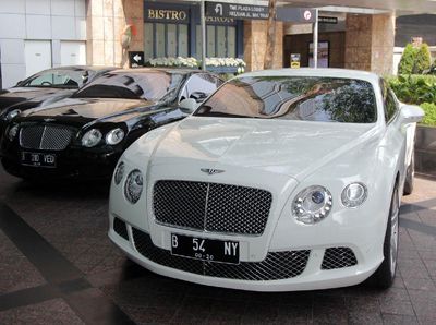 Kongkow Pemilik Mobil Mewah Bentley