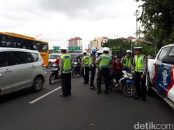 Operasi Zebra di Jaktim, Polisi Sasar Kendaraan Kelebihan Beban