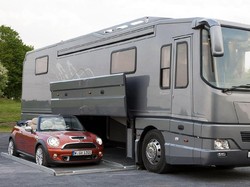 Mau Traveling dengan Caravan Mewah Ini?