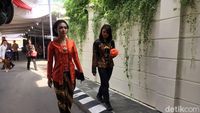 Cetarnya Selvi Menantu Jokowi Saat Siraman Kahiyang