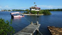 Joyxee Island, Hunian Apung dari 100 Ribu Botol Plastik