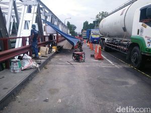 Jembatan Penghubung Lamongan-Tuban Diperbaiki, Lalin Padat Jembatan Penghubung Lamongan-Tuban Diperbaiki, Lalin Padat