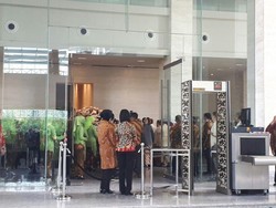 Janur Kuning Sudah Dipasang di Hotel Bobby Menginap Jelang Siraman