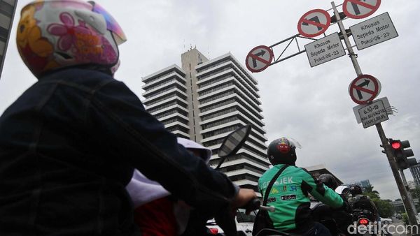 Foto: Larangan Motor di Thamrin yang Sebentar Lagi Dicabut Anies