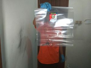 Polisi Temukan Gunting yang Dipakai Pelaku Bunuh Samsiah di Depok Polisi Temukan Gunting yang Dipakai Pelaku Bunuh Samsiah di Depok