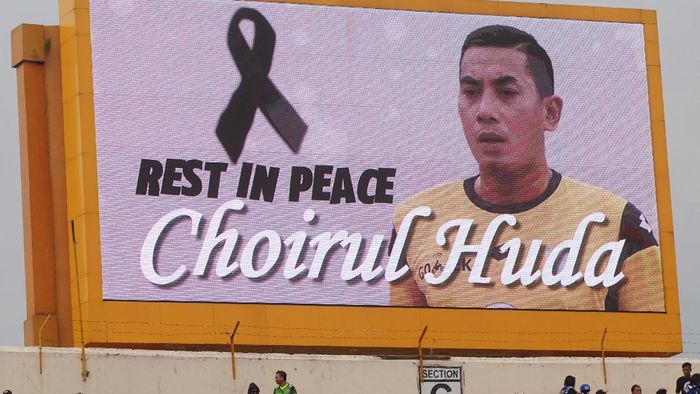 Choirul Huda, kiper Persela Lamongan (Fahrul Jayadiputra/Antara) Choirul Huda, kiper Persela Lamongan (Fahrul Jayadiputra/Antara)