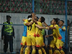 Pesta Juara di Ruang Ganti Bhayangkara FC