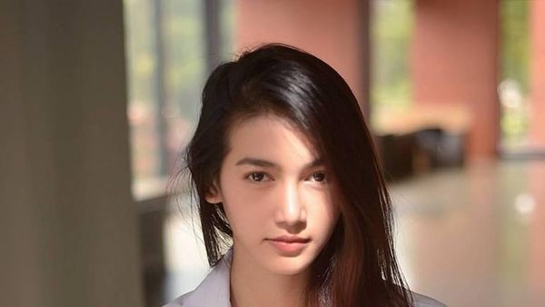 Meski Bukan Pesohor, Pesona Mahasiswi Ini Pikat Netizen