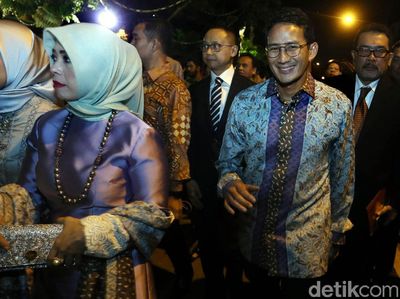 Pejabat Hingga Pengusaha Hadiri Resepsi Malam Kahiyang-Bobby