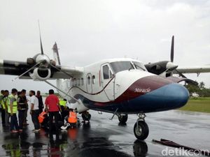 Ban Pecah, Pesawat DMonim Mendarat Darurat di Bandara Nabire Ban Pecah, Pesawat DMonim Mendarat Darurat di Bandara Nabire