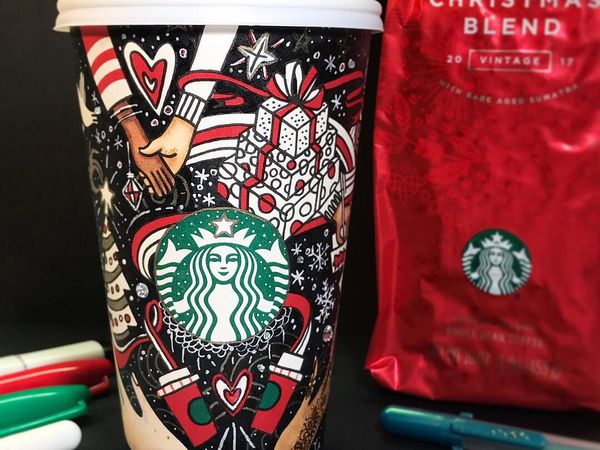 Melihat Uniknya Tampilan Holiday Cups Starbucks Dari Masa ke Masa