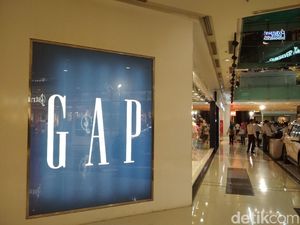 Toko GAP Pondok Indah Tutup, di GI Masih Buka Toko GAP Pondok Indah Tutup, di GI Masih Buka