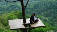 Foto: Inspirasi Kahiyang-Boby, Foto Romantis Yuk di Kalibiru