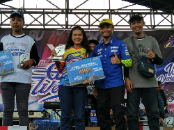 Pelajar SMA Coba Motor Baru Yamaha di Ajang Yamaha Goes to School