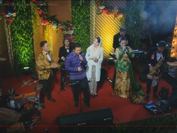 Emil Dardak dan Arumi Bachsin Ikut Nyanyi di Pernikahan Kahiyang