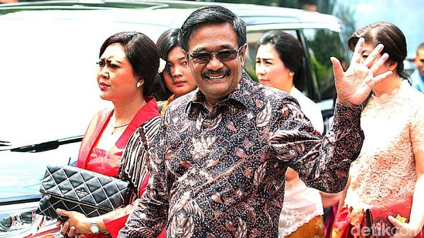 Foto: Djarot dan Istri Hadiri Pernikahan Kahiyang-Bobby