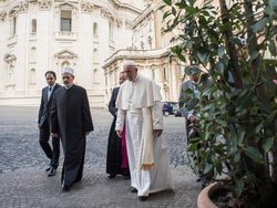 Foto: Begini Pertemuan Imam Besar Al-Azhar dan Paus Fransiskus