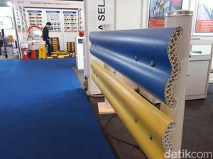 Pagar Jalan Plastik Ini Bisa Menyala Dalam Gelap