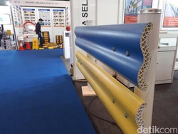 Pagar Jalan Plastik Ini Bisa Menyala Dalam Gelap