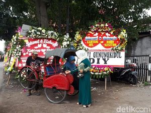 Saat Tamu Resepsi Pernikahan Kahiyang Diantar Becak Gratis