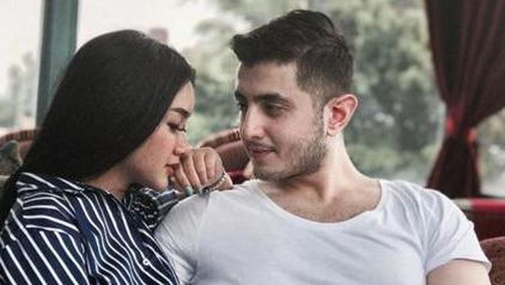 Tampannya Pria Iran Pacar Cita Citata, Tapi kok Dipanggil Monyet? Tampannya Pria Iran Pacar Cita Citata, Tapi kok Dipanggil Monyet?