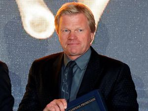 Penyesalan Oliver Kahn Tak Gabung MU Semasa di Bayern