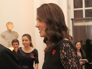 Pamer Kehamilan, Kate Middleton Menawan Pakai Gaun Daur Ulang Lagi