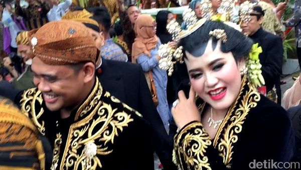 Senyum Kahiyang Saat Ditanya Soal Rencana Bulan Madu