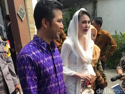 Arumi Bachsin Ungkap Alasan Pakai Baju Recycle ke Pernikahan Kahiyang