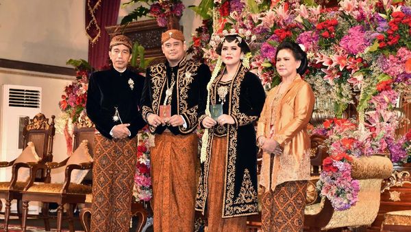 Melihat Lebih Dekat Detik-detik Akad Nikah Kahiyang-Bobby